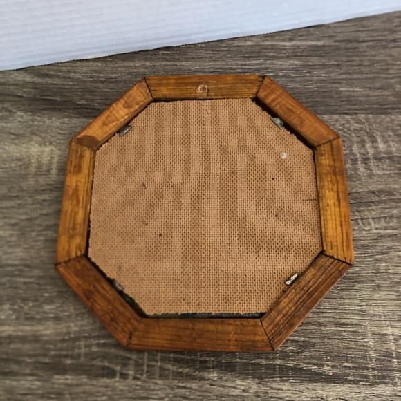 Vtg Rustic Octagonal Needlepoint Wall Art - Picture 4 of 13